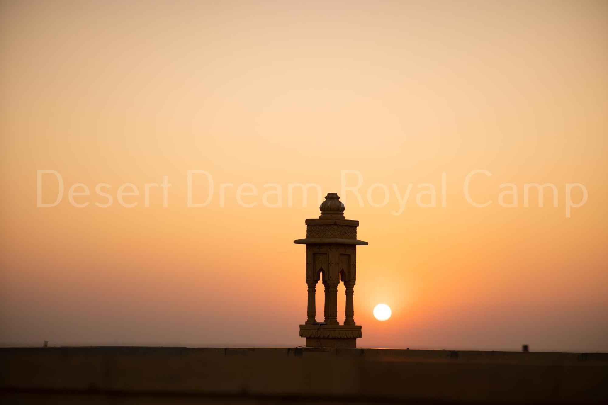 Отель Desert Dream Royal Camp With Pool Джайсалмер Экстерьер фото